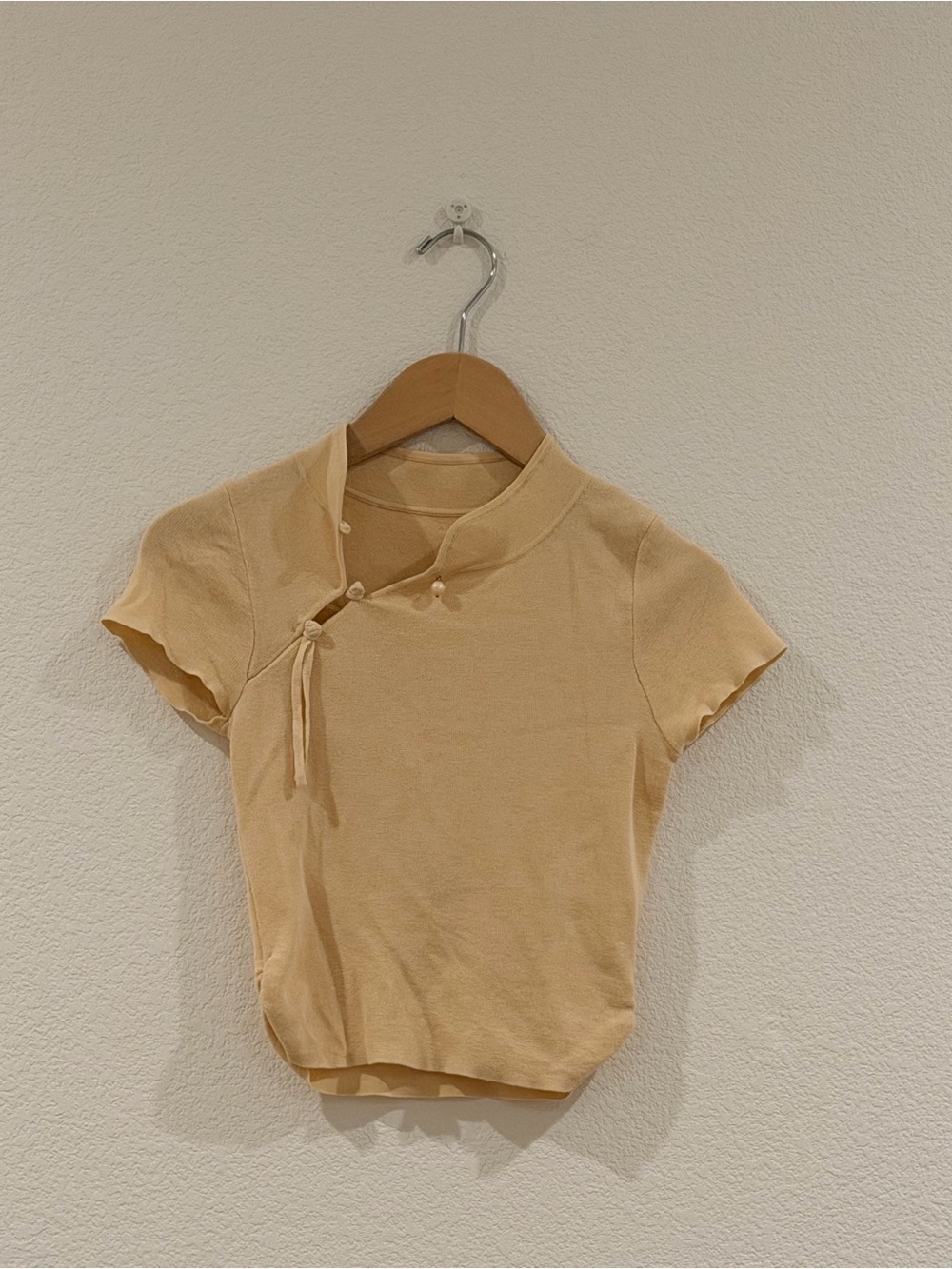 Short Sleeve Mock Neck Top in Faint Yellow Qipao Style Size XS